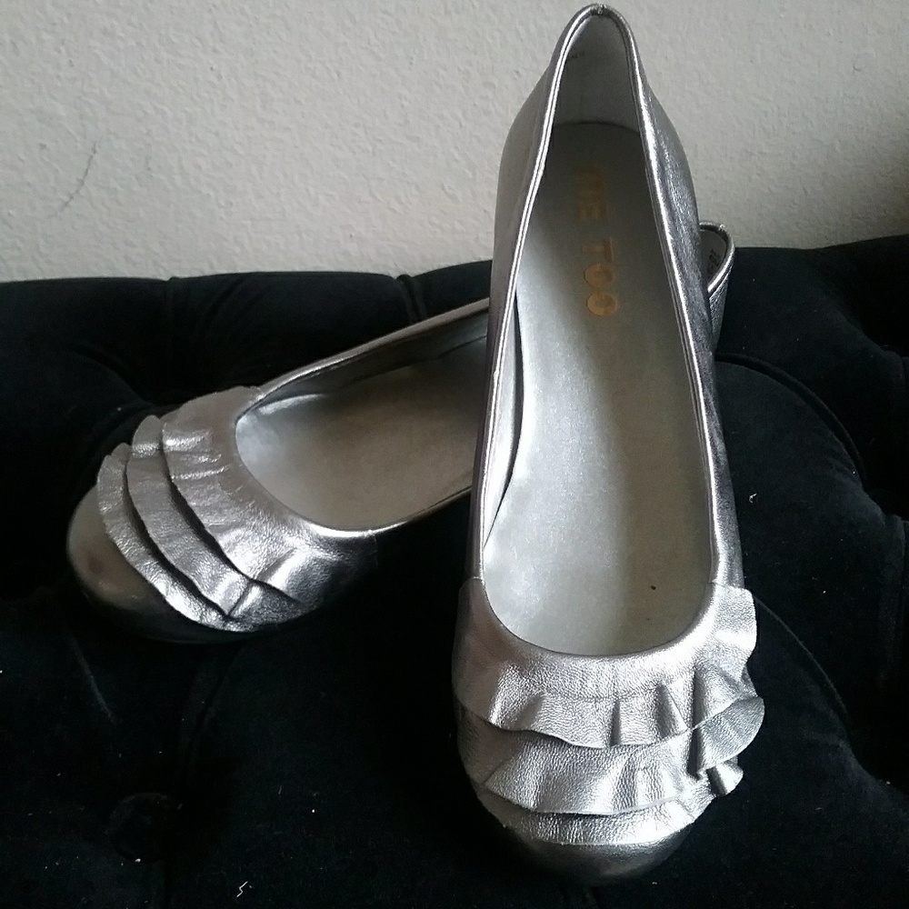 Flat shoes